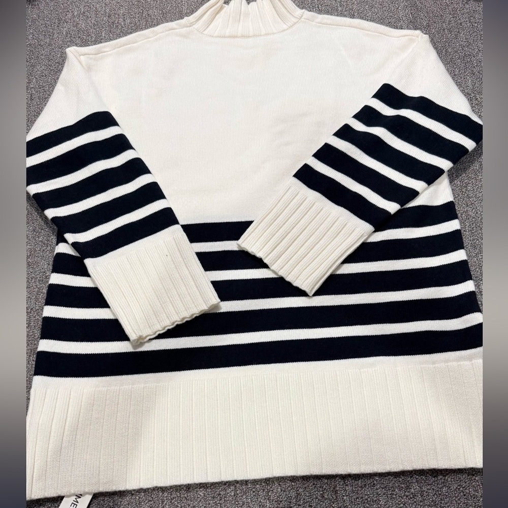 COMMENSE Striped Black and White Sweater